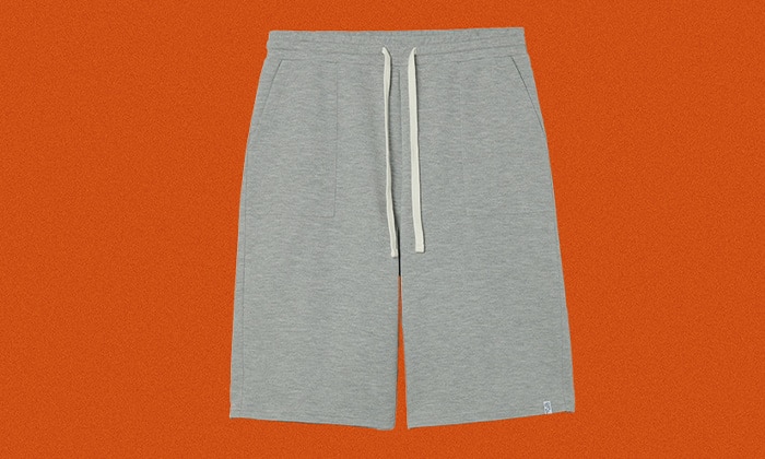 Шорти за него